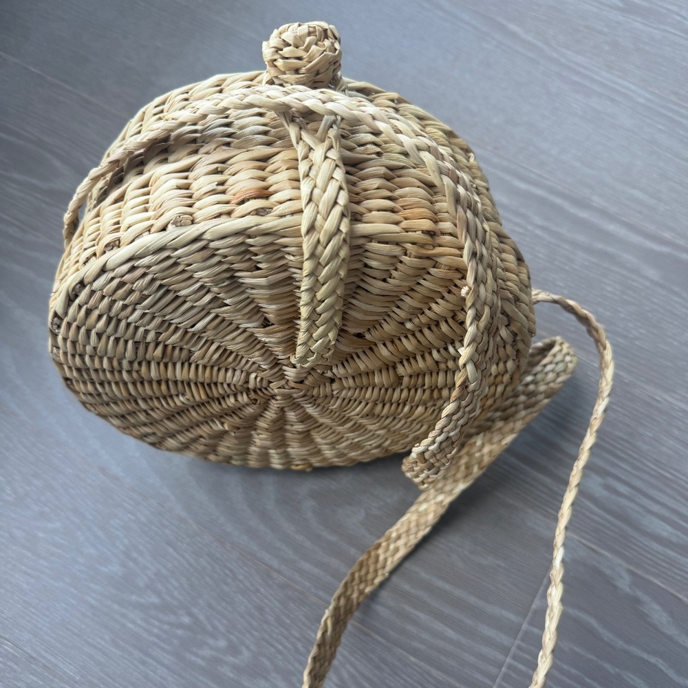 Round Raffia Summer Bag - Picture 3 of 5
